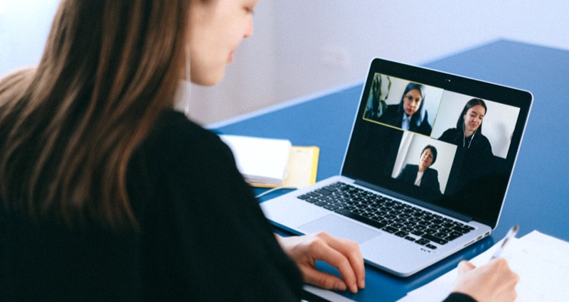 So funktionieren Mitarbeitermotivation und Teambuilding in Remote Teams Beitrag: So funktionieren Mitarbeitermotivation und Teambuilding in Remote Teams
